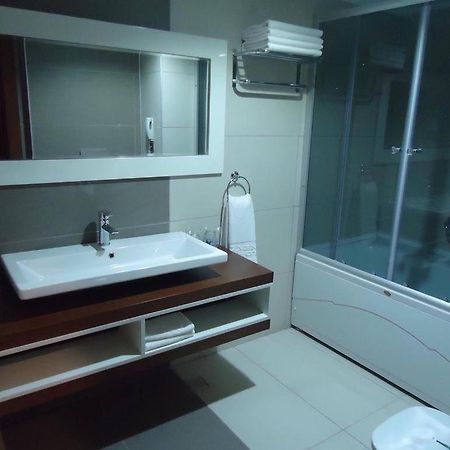 Moonlight Hotel Bostanici ภายนอก รูปภาพ