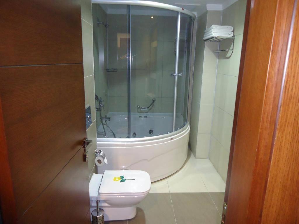 Moonlight Hotel Bostanici ภายนอก รูปภาพ