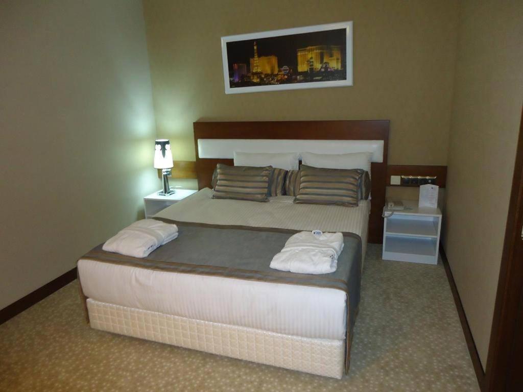 Moonlight Hotel Bostanici ภายนอก รูปภาพ